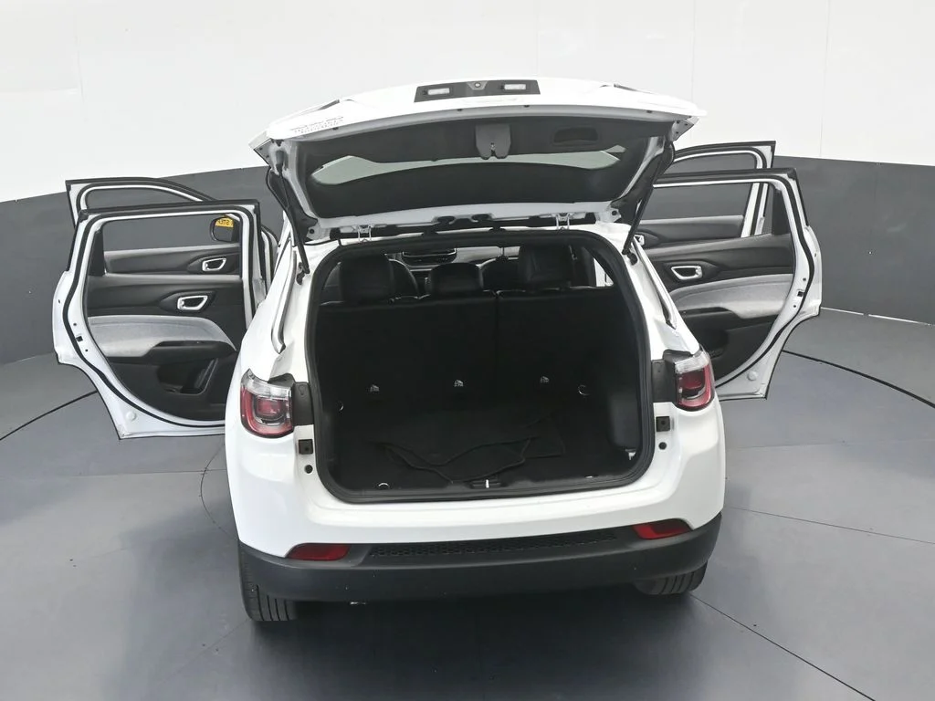 Used 2023 Bright White Clearcoat Jeep Latitude image 30