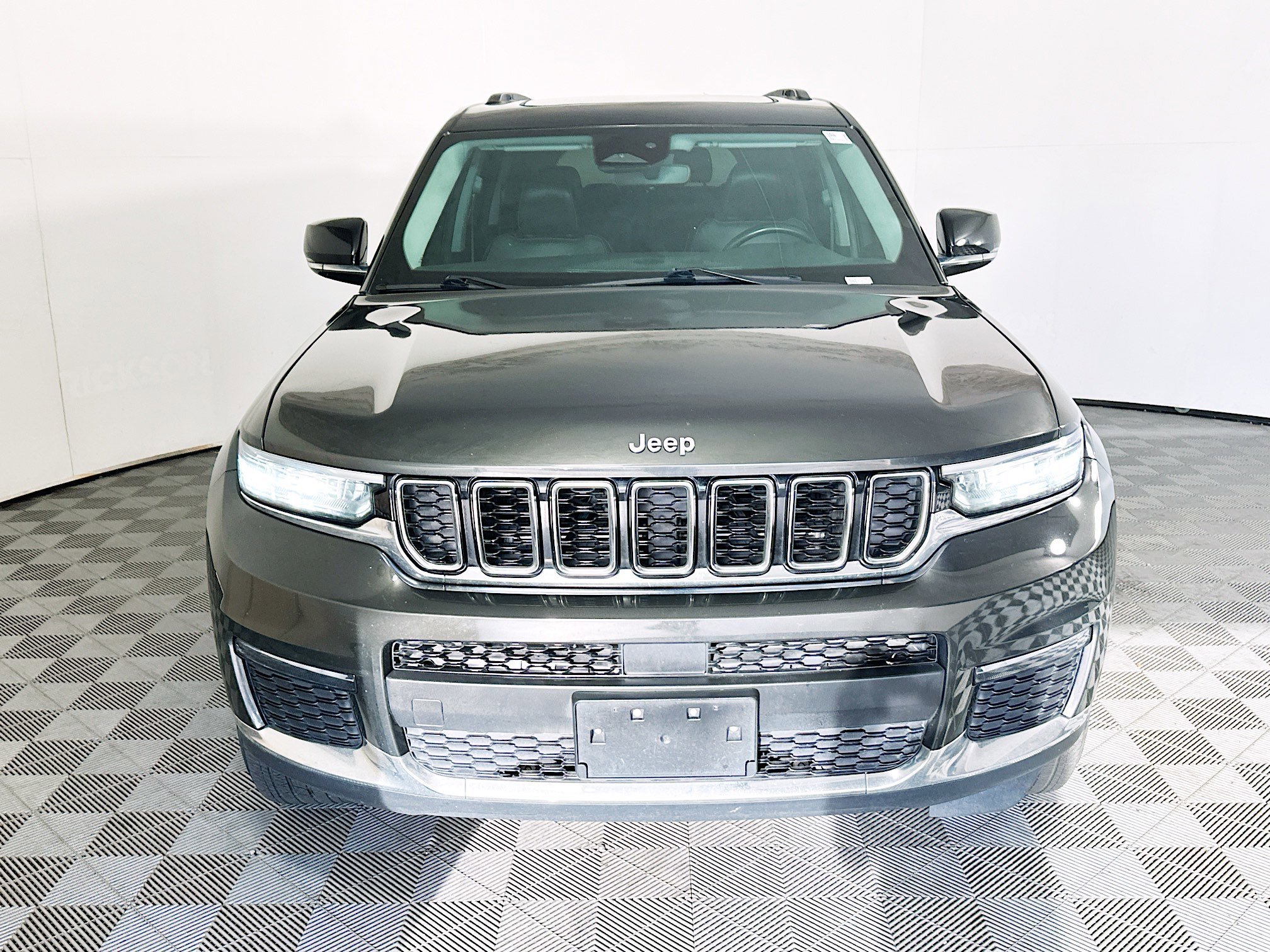 Used 2021 Rocky Mountain Pearlcoat Jeep Limited image 8