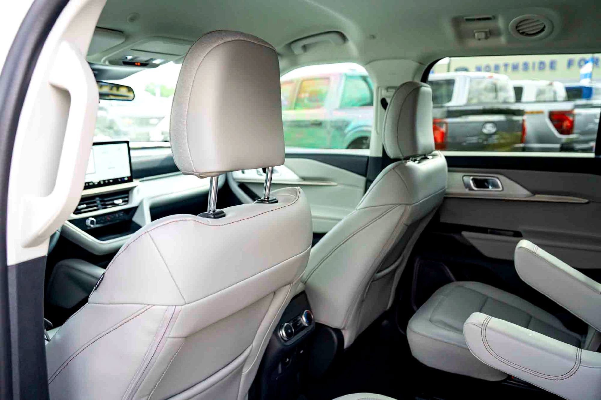 New 2026 Star White Metallic Tri-Coat Ford Active image 18