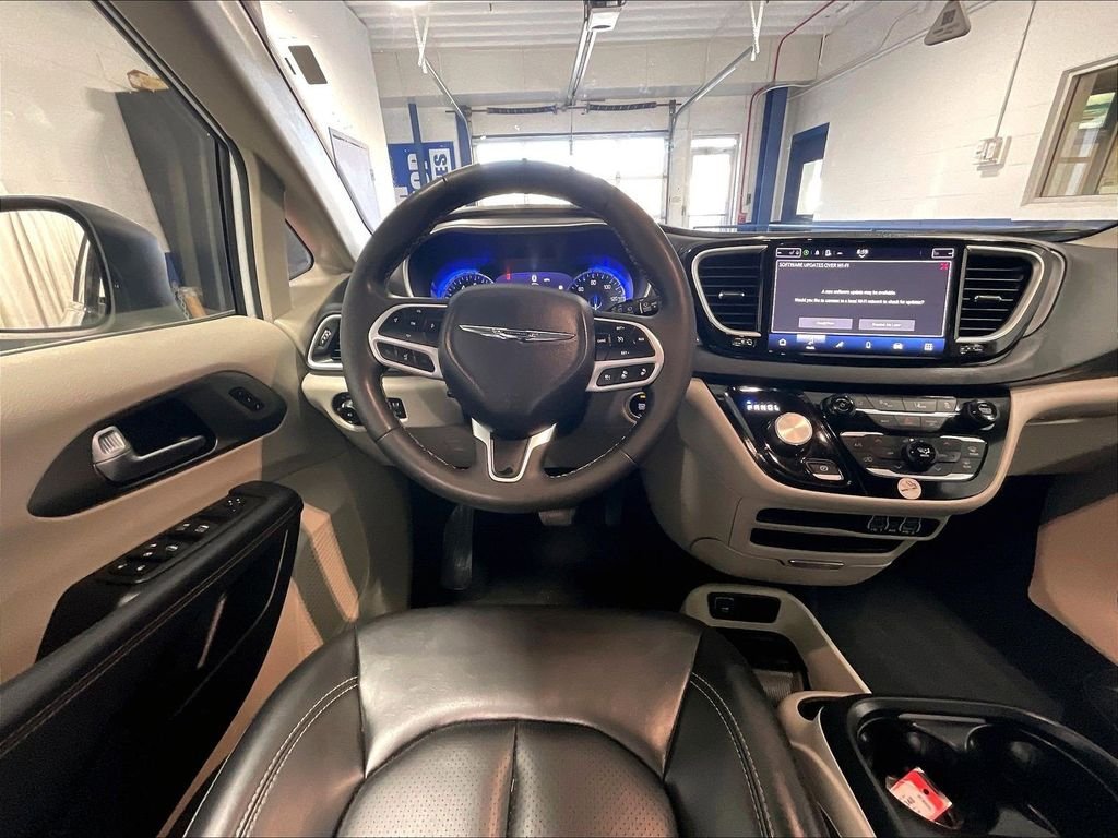 Used 2023 White Chrysler Touring L image 18