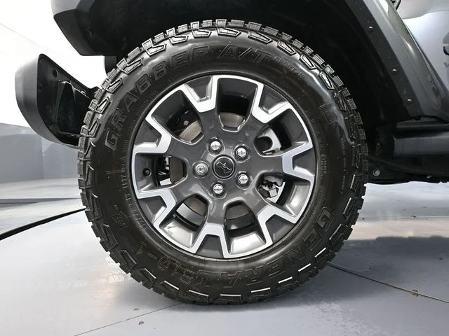 Certified Used 2025 Gray Jeep Sahara image 20