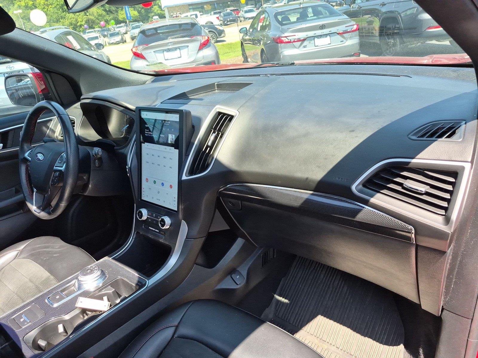 Used 2022 Rapid Red Metallic Tinted Clearcoat Ford ST-Line image 40