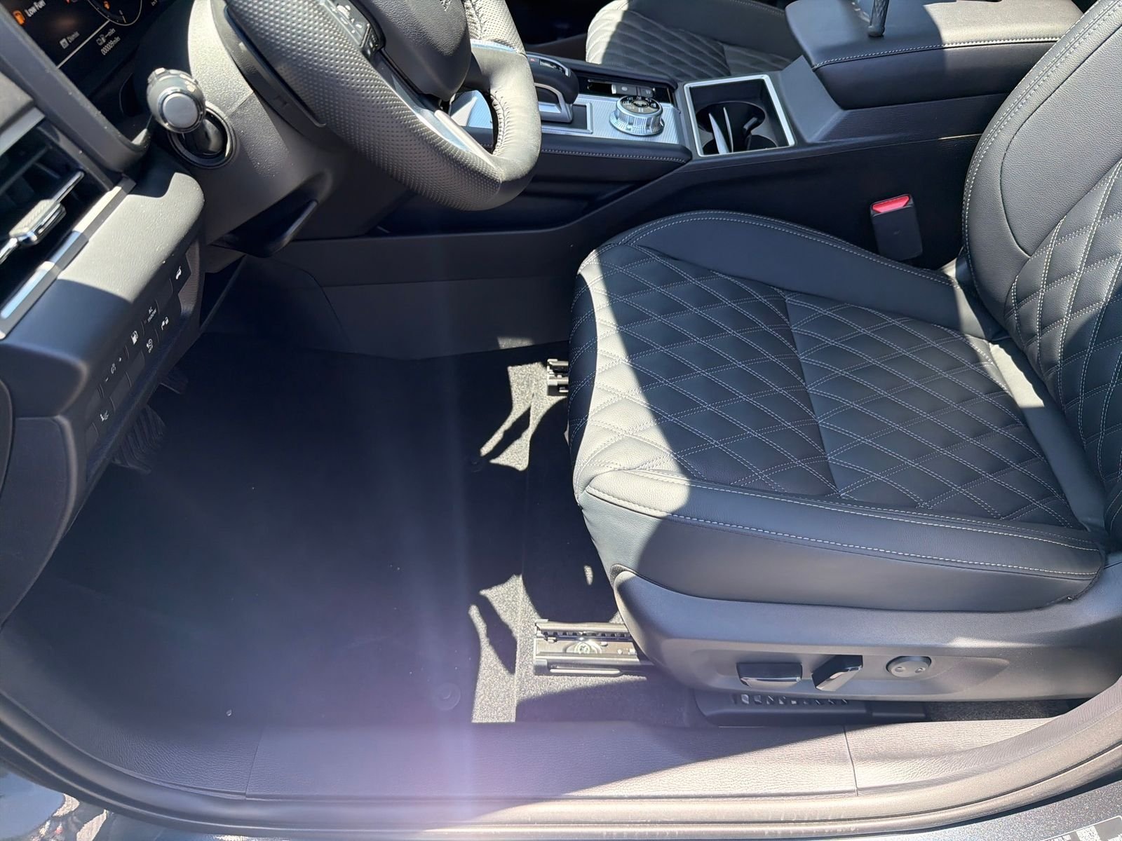New 2026 Gray Nissan Platinum image 21