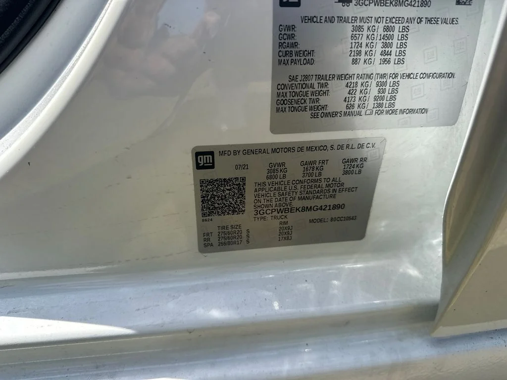 Used 2021 White Chevrolet Custom image 31