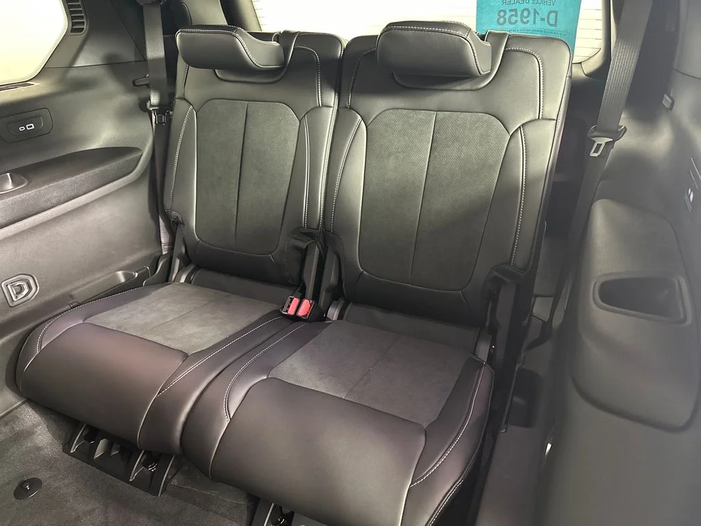 New 2026 Silver Zynith Exterior Paint Jeep Laredo image 26