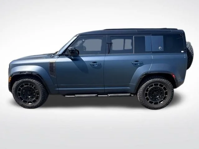 Certified Used 2026 Blue Land Rover OCTA image 5