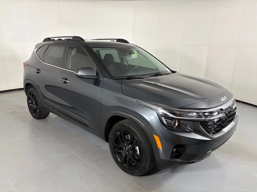 Used 2024 Gray Kia X-Line image 2