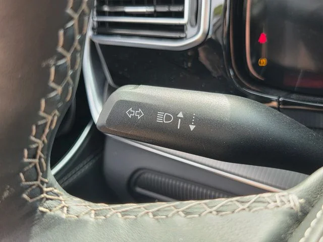 2025 Jeep Grand Wagoneer L Series II - Photo 30