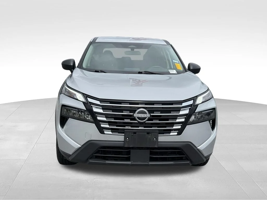 Used 2024 Silver Nissan S image 47