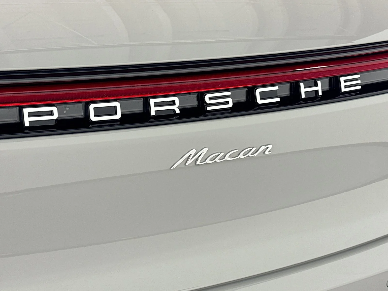 2026 Porsche Macan Base - Photo 26