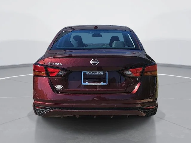 Used 2025 Red Nissan 2.5 SV image 4