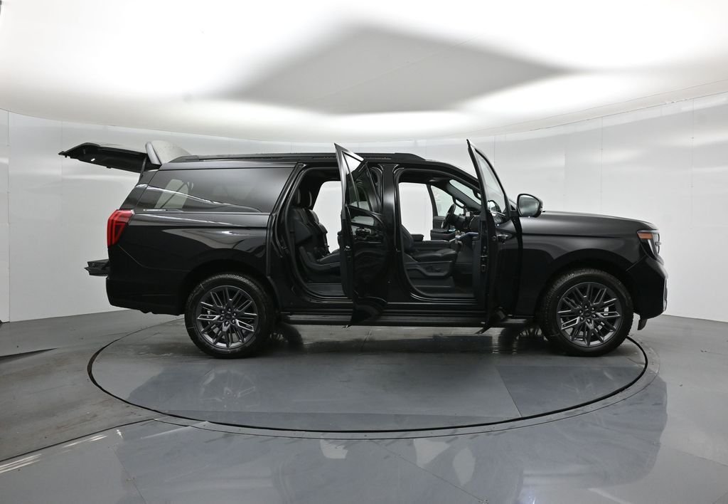 New 2026 Agate Black Metallic Ford Platinum image 4