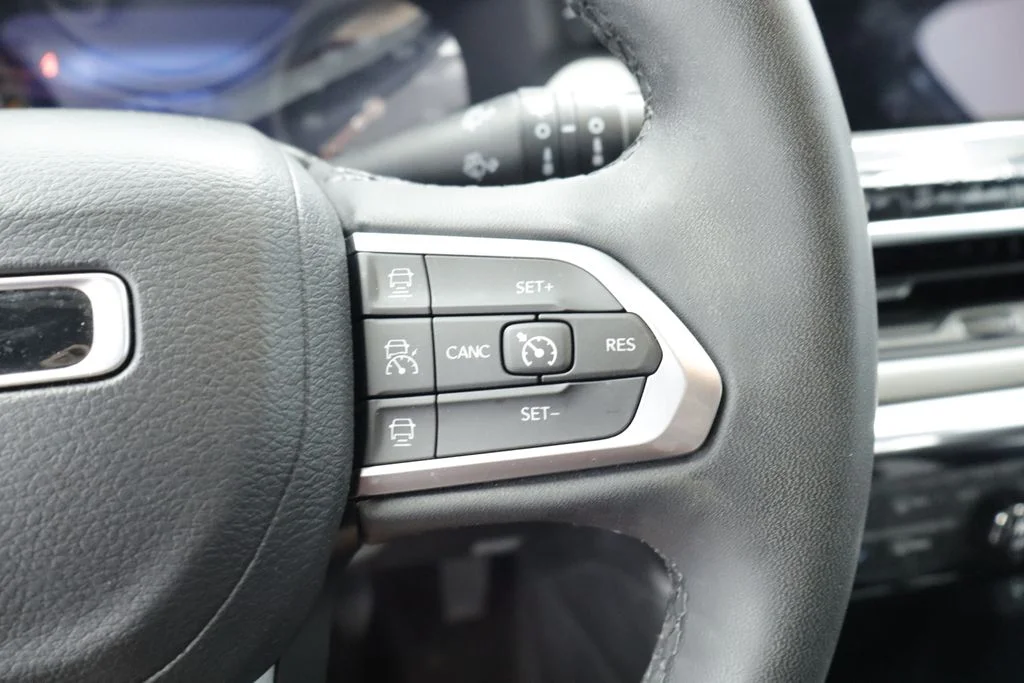 Used 2023 Gray Jeep Limited image 30