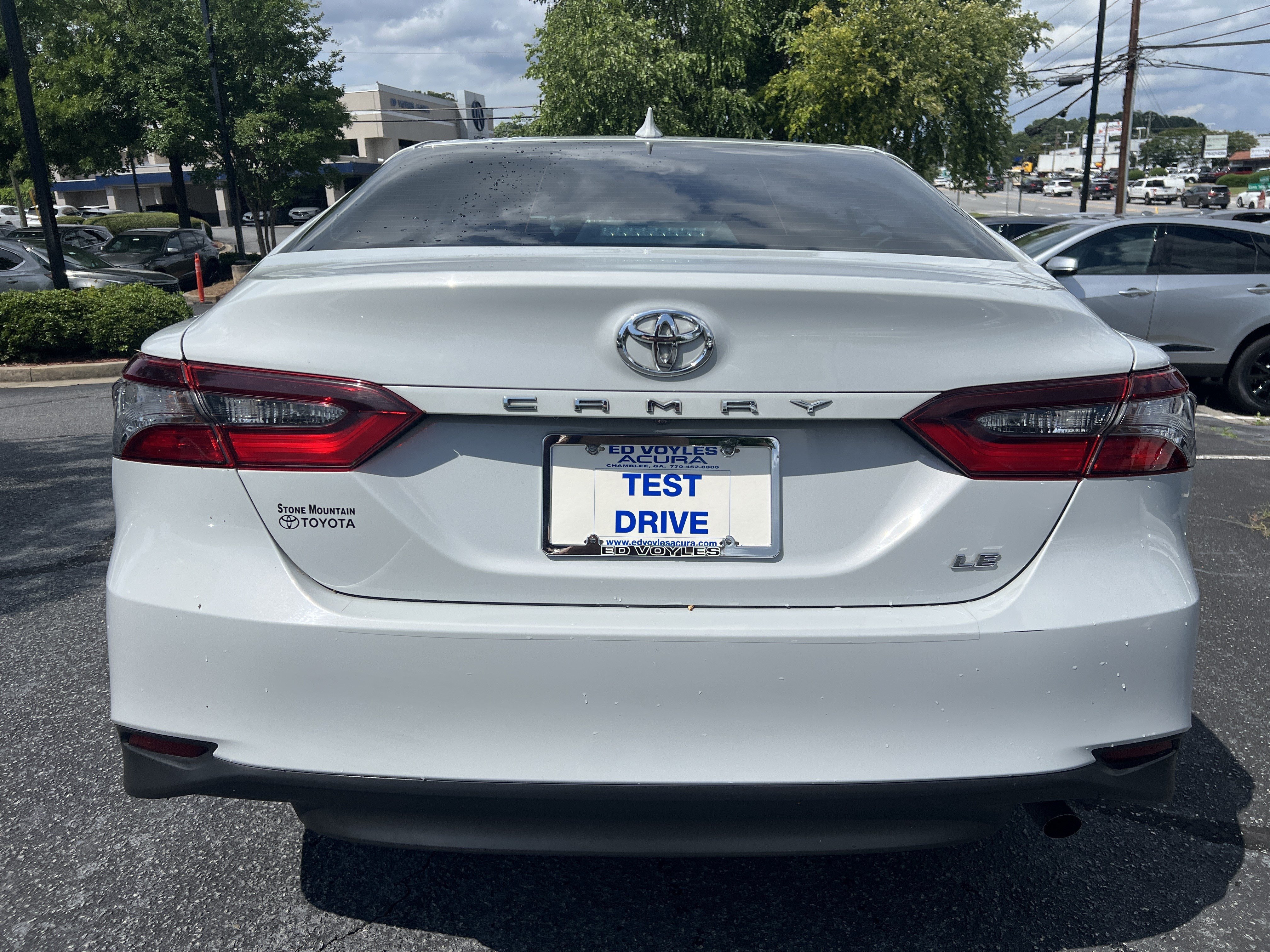 Used 2024  Toyota LE image 7