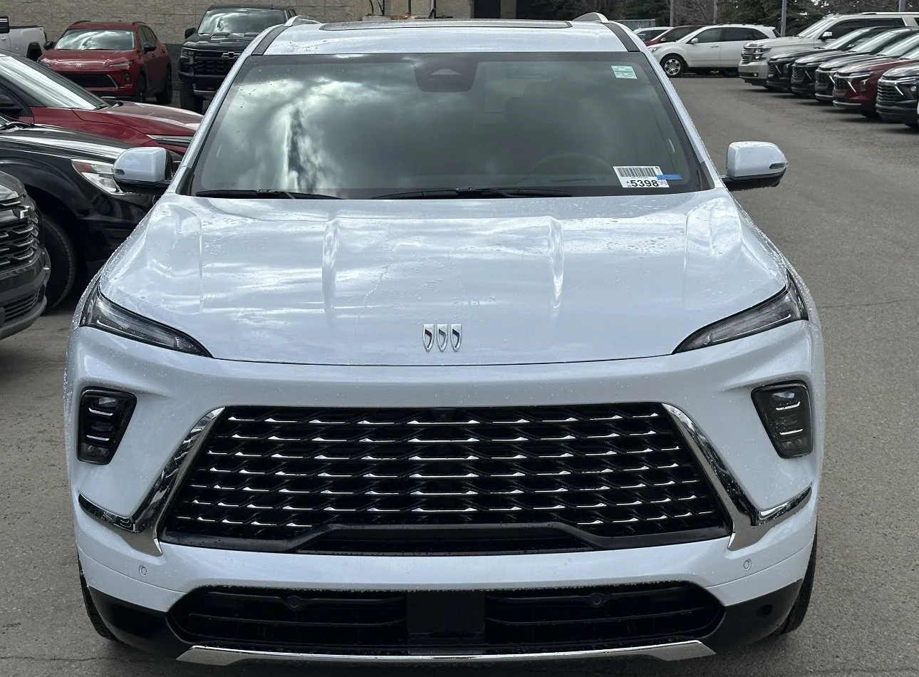 New 2026 Iridescent White Tricoat Buick Avenir image 2