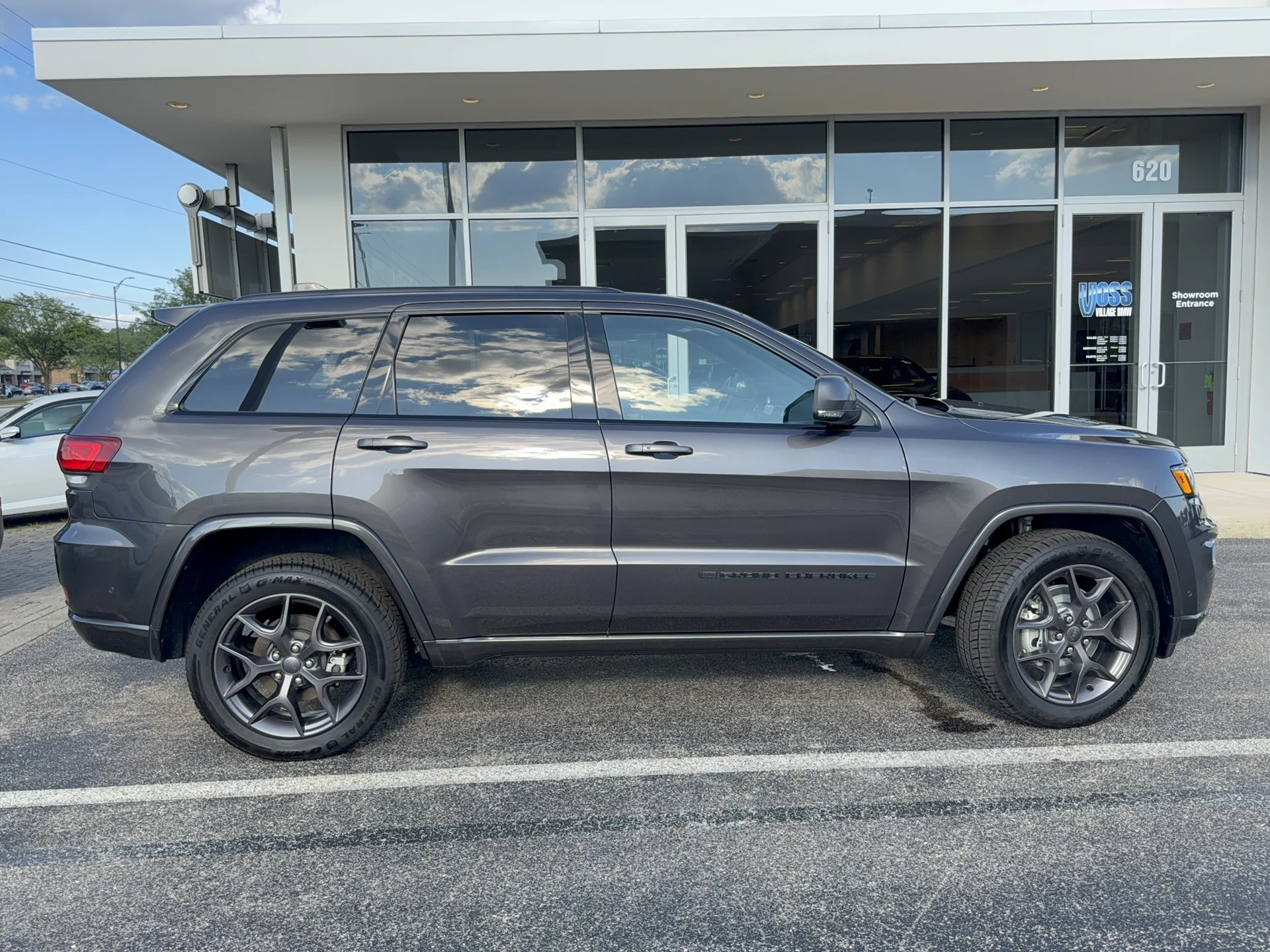 Used 2021 Granite Crystal Metallic Clear Coat Jeep 80th Anniversary Edition image 2