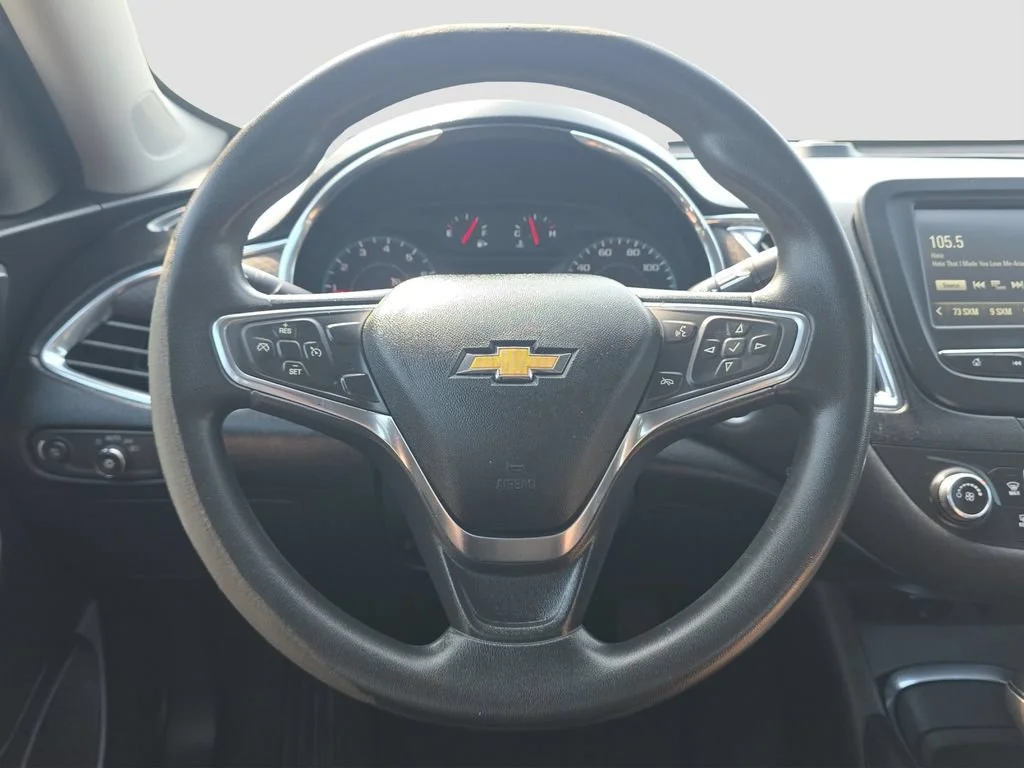 Used 2018 MOSAIC BLACK METALLIC Chevrolet LT image 9