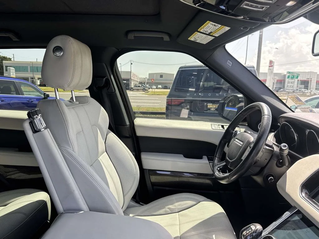 Used 2016 White Land Rover HSE Td6 image 11