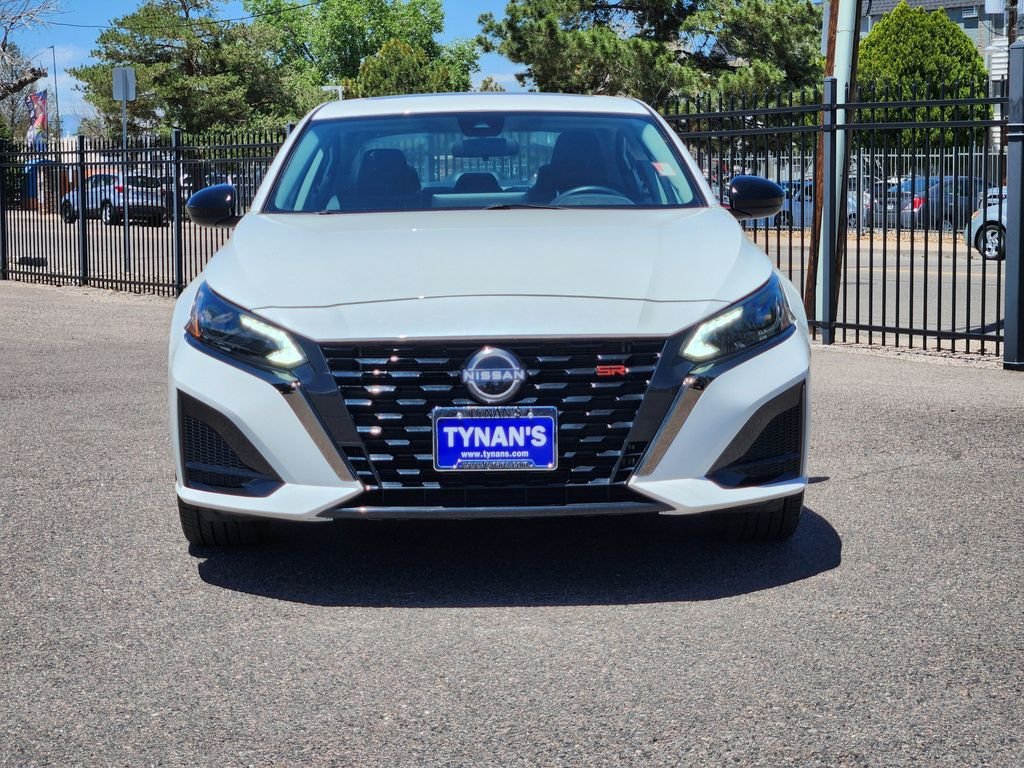 Certified Used 2023 White Nissan 2.5 SR image 2