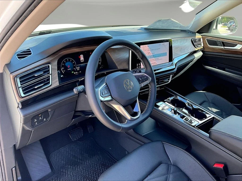 New 2026 White/off-white Volkswagen SE w/Technology image 17