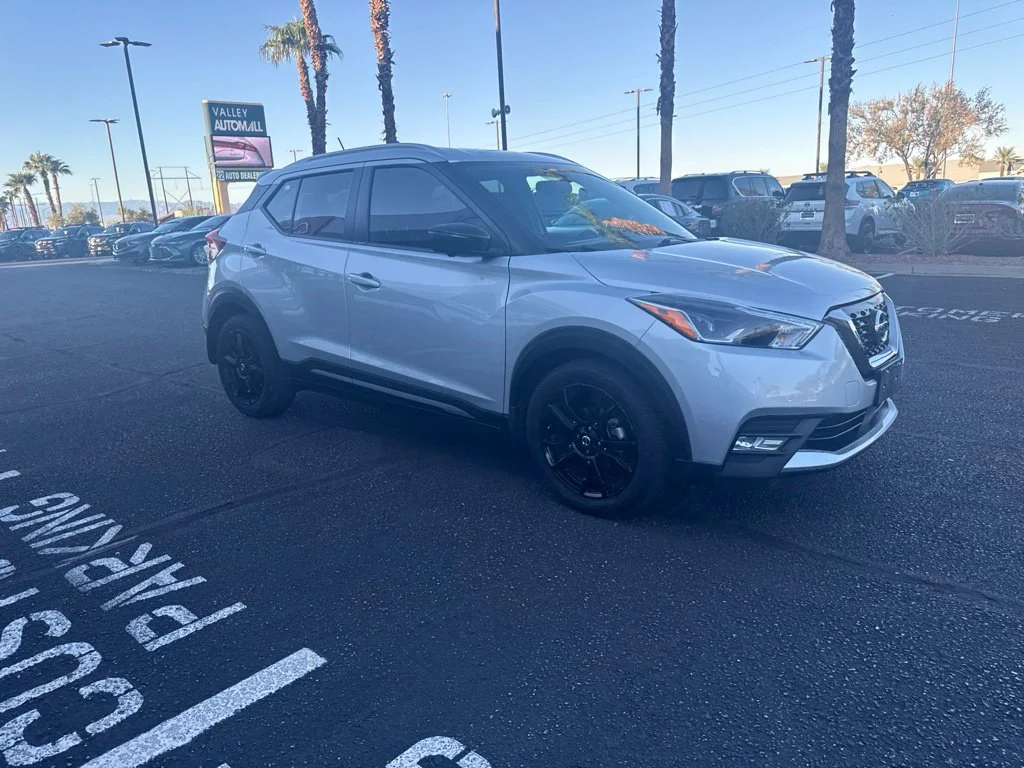 Used 2020 Silver Nissan SR image 7