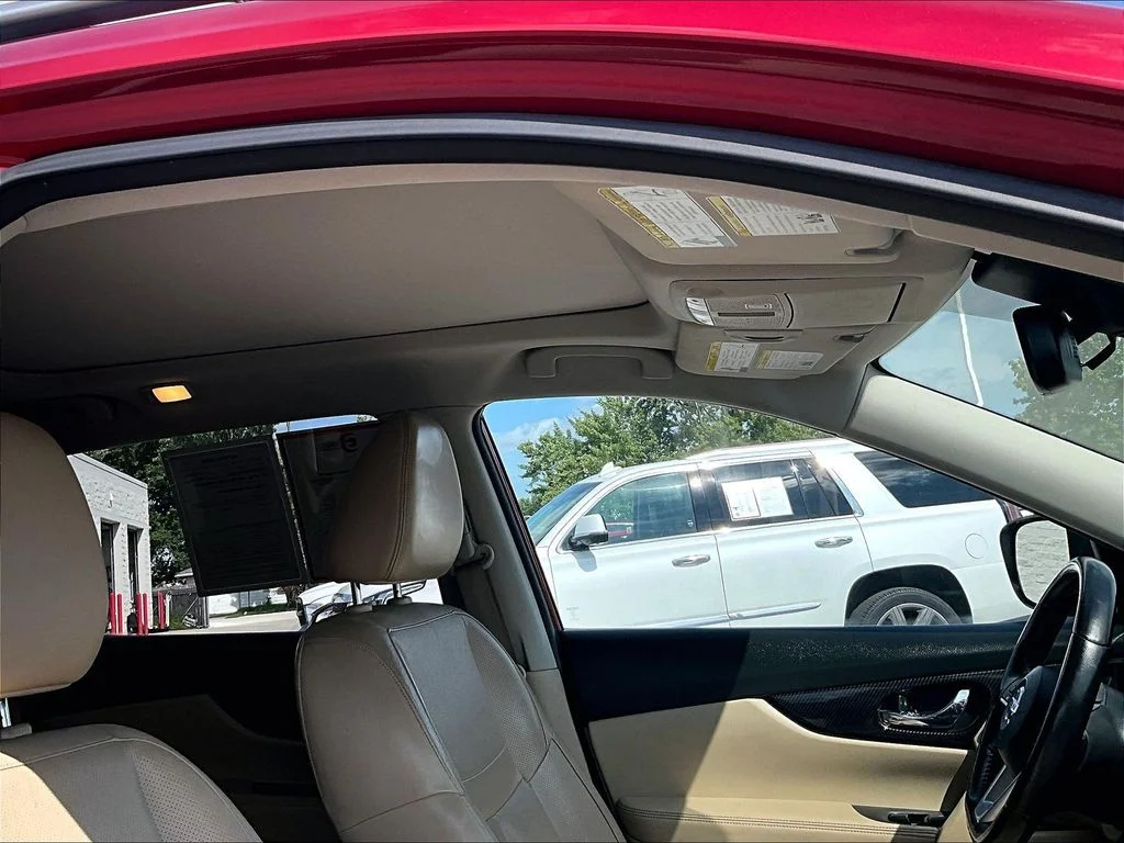 Used 2017 Red Nissan SL image 19