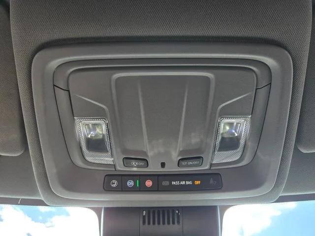 Used 2022 White Chevrolet LT image 26