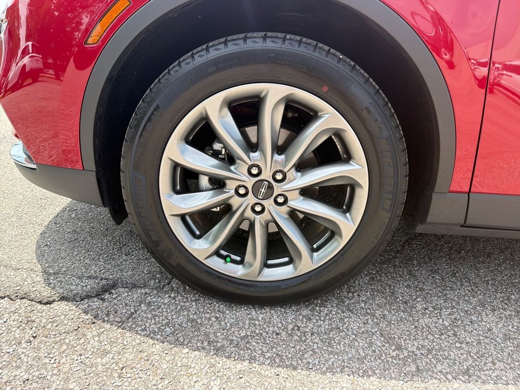 Used 2022 Red Lincoln Standard image 10