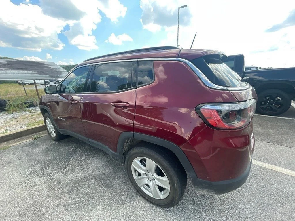 Used 2022 Red Jeep Latitude image 15