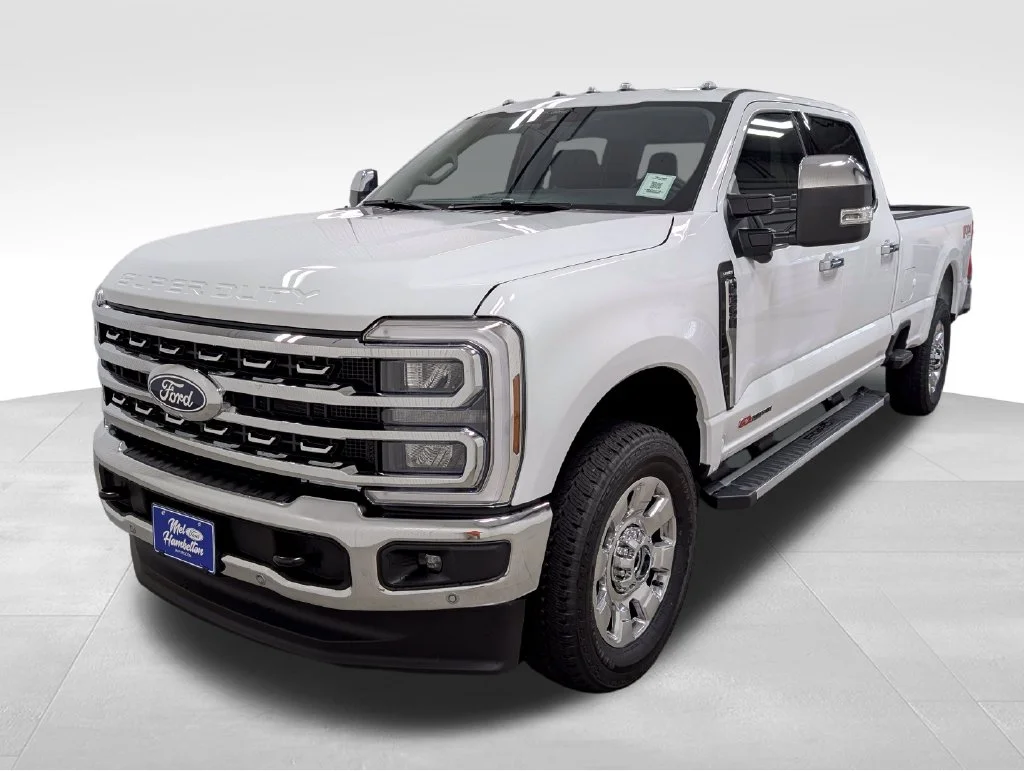 New 2027 Oxford White Ford F-350® Lariat® image 24