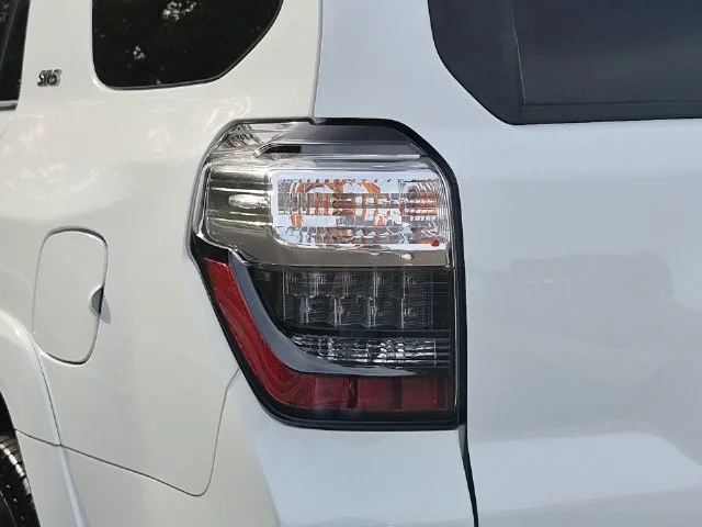 Used 2022 White Toyota SR5 Premium image 21