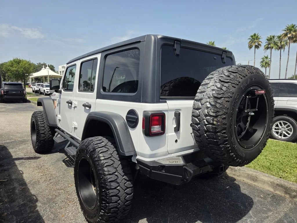 Used 2020 Bright White Clearcoat Jeep Rubicon image 4