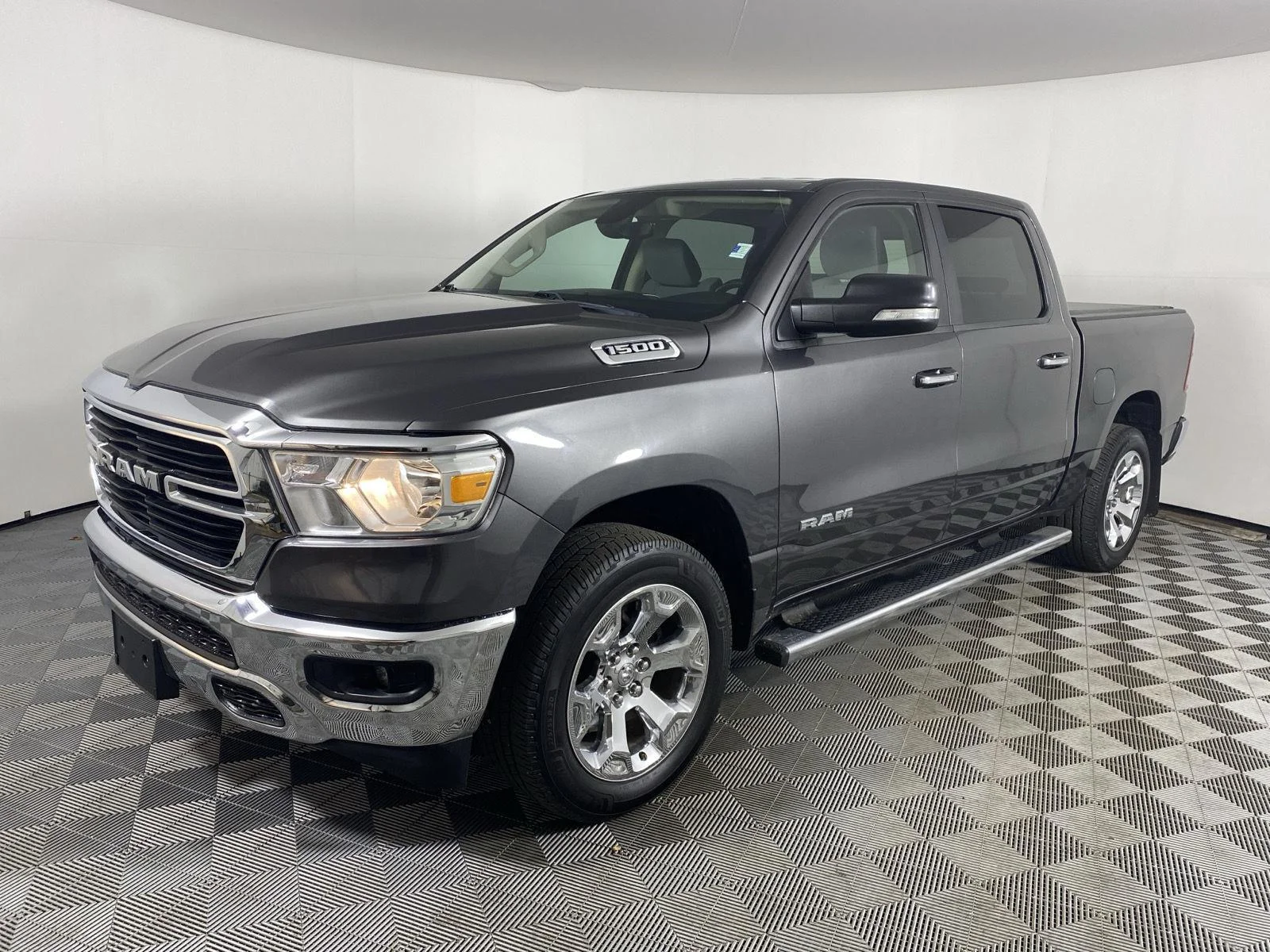 Used 2019 Granite Crystal Metallic Clearcoat Ram Big Horn/Lone Star image 4