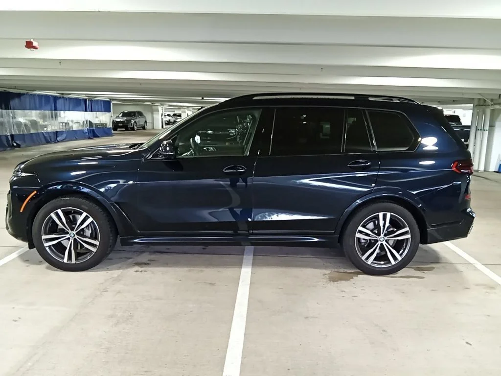 Used 2025 Carbon Black Metallic BMW xDrive40i image 8