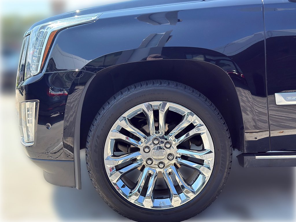 Used 2020 Black Raven Cadillac Premium Luxury image 4