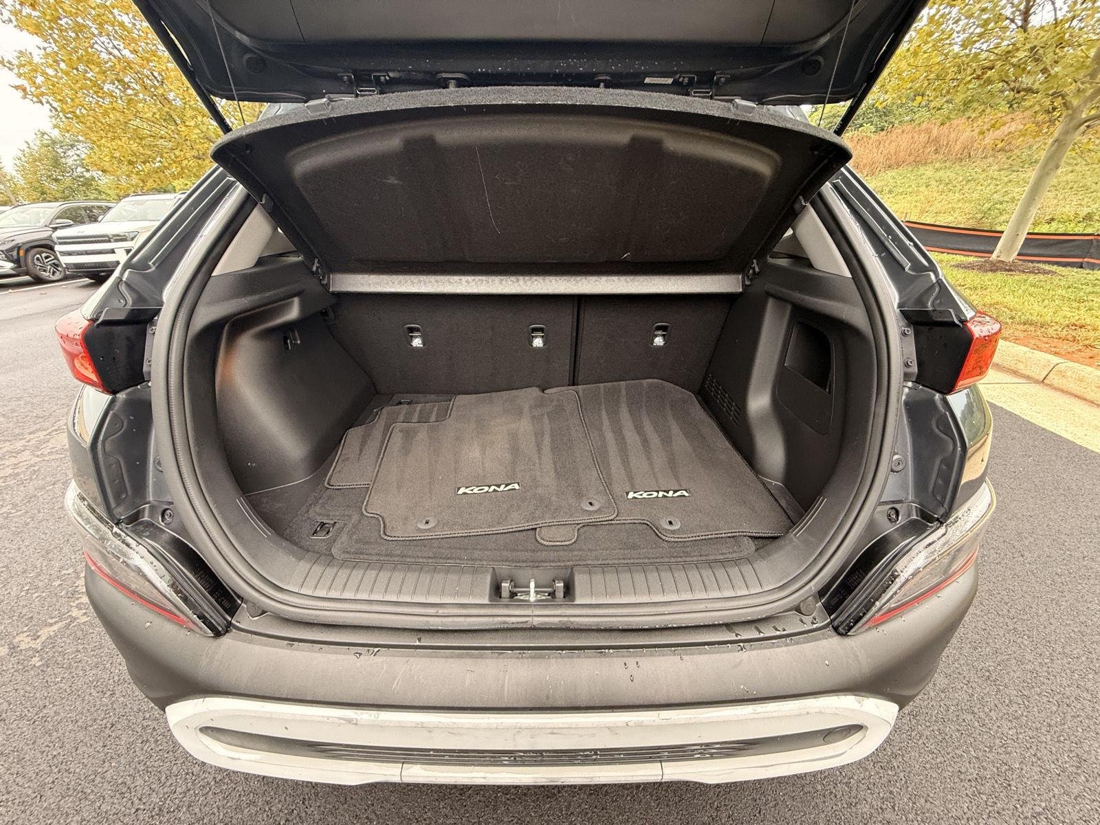 Used 2022 Thunder Gray Hyundai SEL image 18