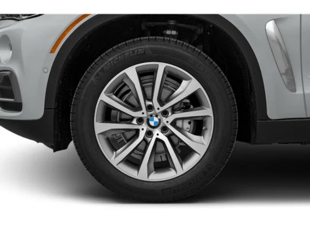 Used 2019 Glacier Silver Metallic BMW sDrive35i image 14