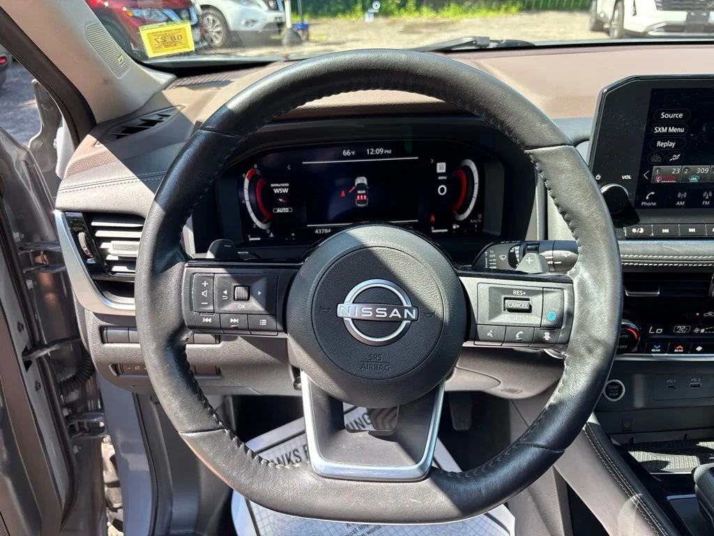 Used 2023 Gray Nissan Platinum image 23