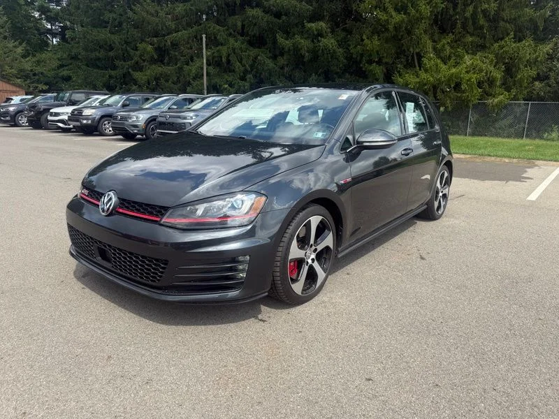 Used 2017  Volkswagen Autobahn image 2