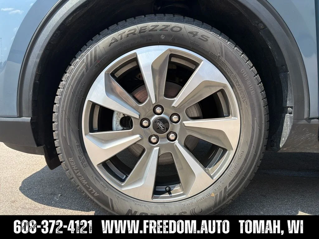 Used 2025 Black Ford Platinum image 26