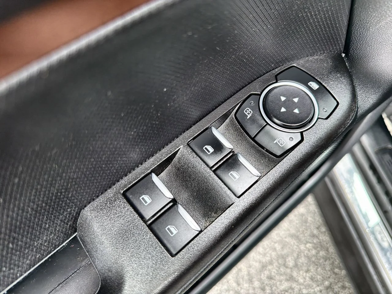 Used 2021 Gray Ford Badlands image 19