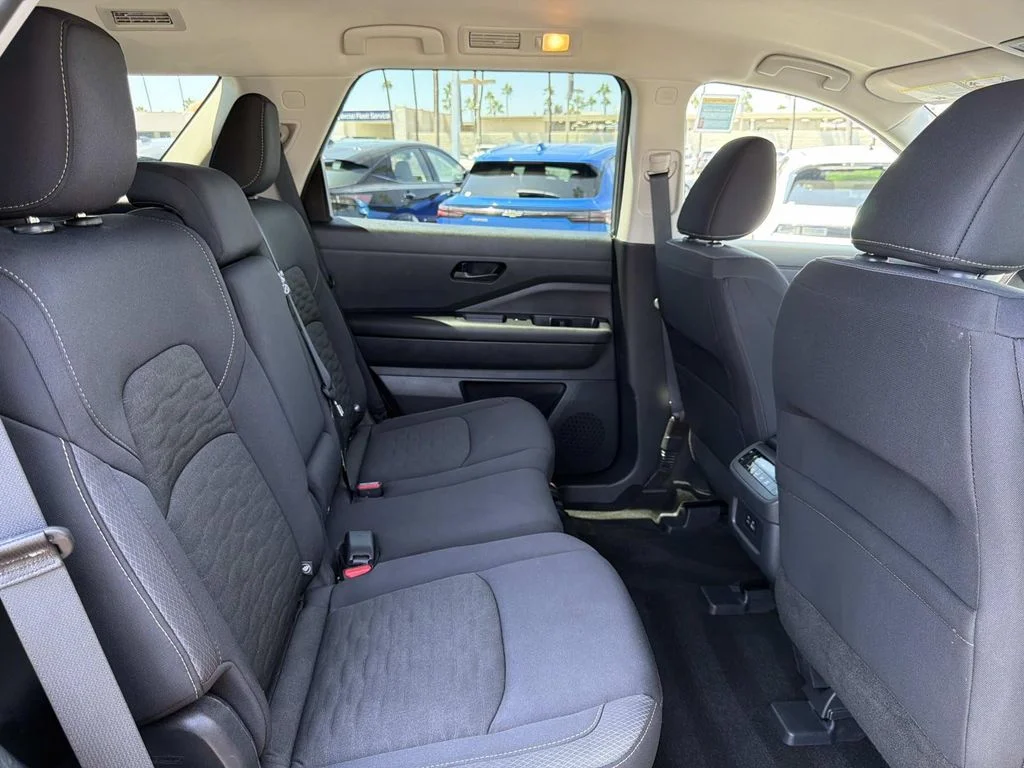 Used 2025 GUN METALLIC Nissan SV image 30