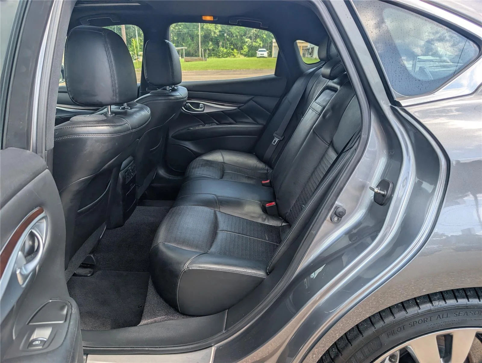 Used 2019 Gray INFINITI 3.7 image 32
