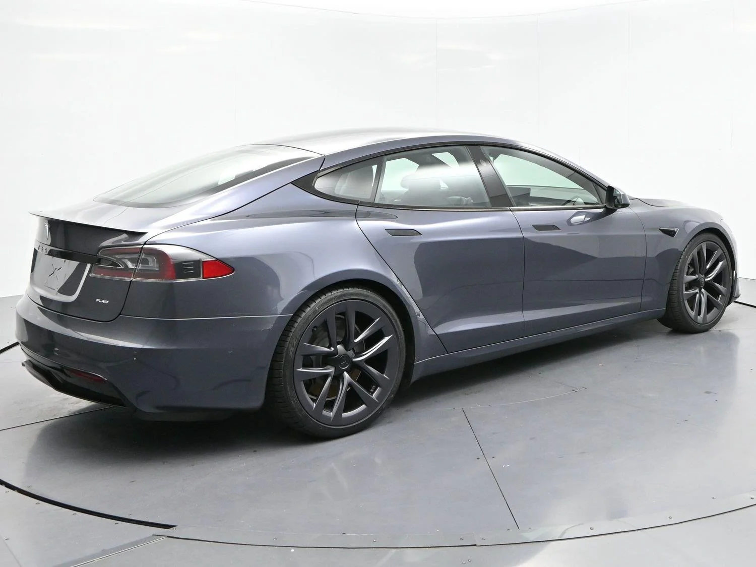 Used 2021 Midnight Silver Metallic Tesla Plaid image 7