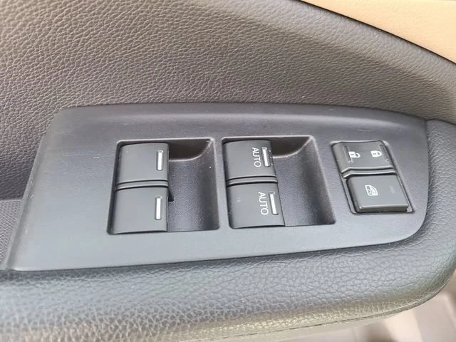 Used 2019 White Honda Touring 7-Passenger image 20