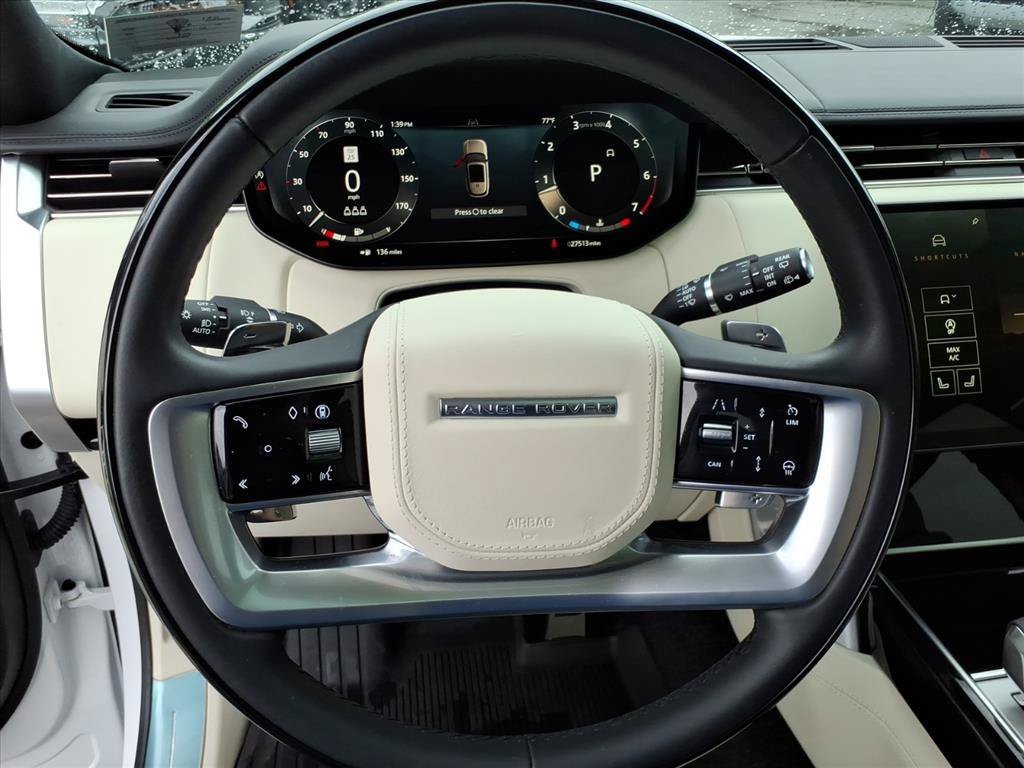 Used 2025 Ostuni Pearl White Premium Metallic Land Rover SE image 15