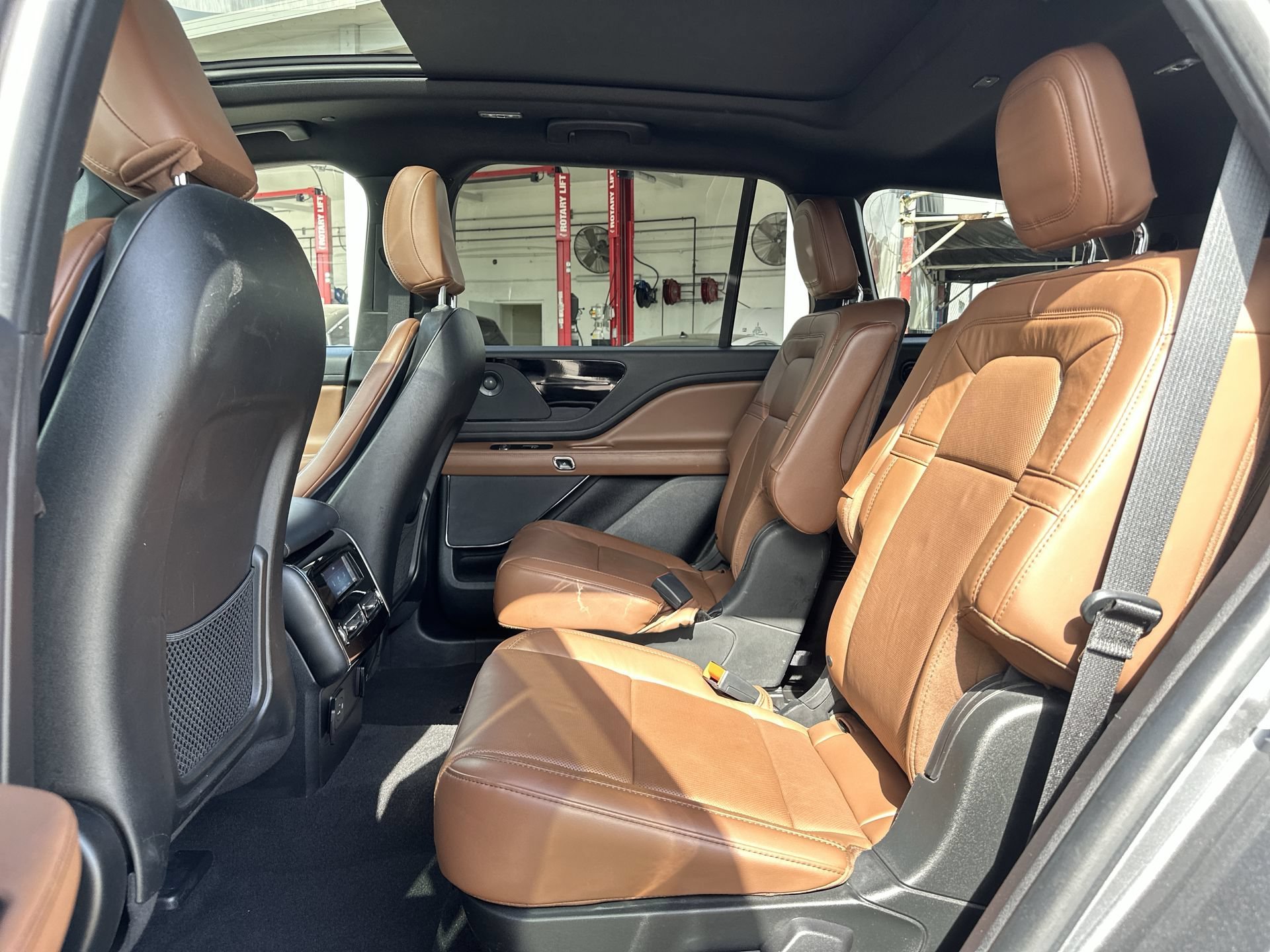 Used 2022 Gray Metallic Lincoln Grand Touring image 24
