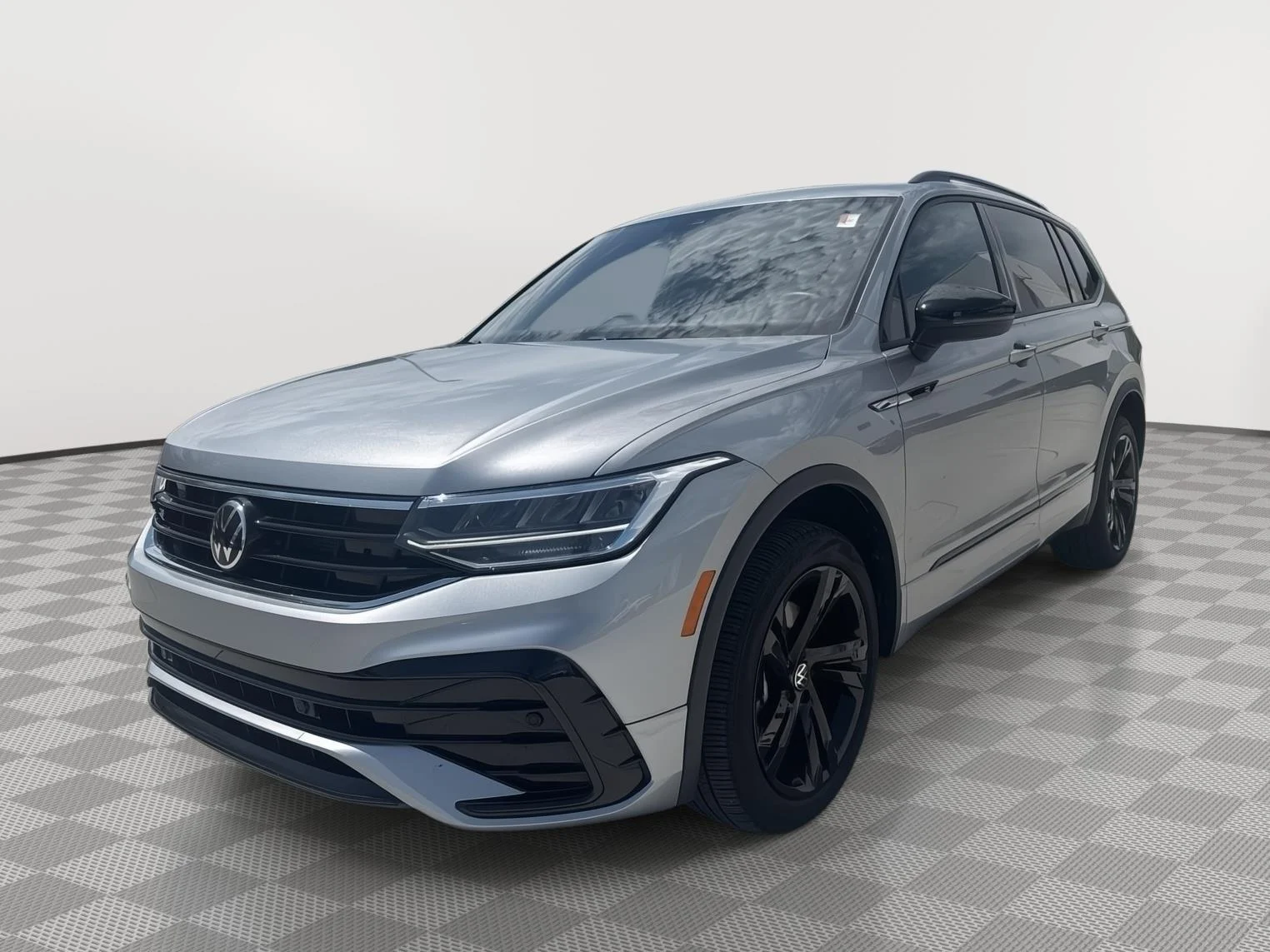 Used 2023 SILVER Volkswagen SE R-Line Black image 3