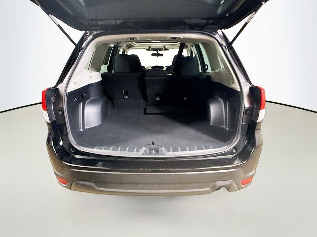 Used 2022 Crystal Black Silica Subaru Premium image 25