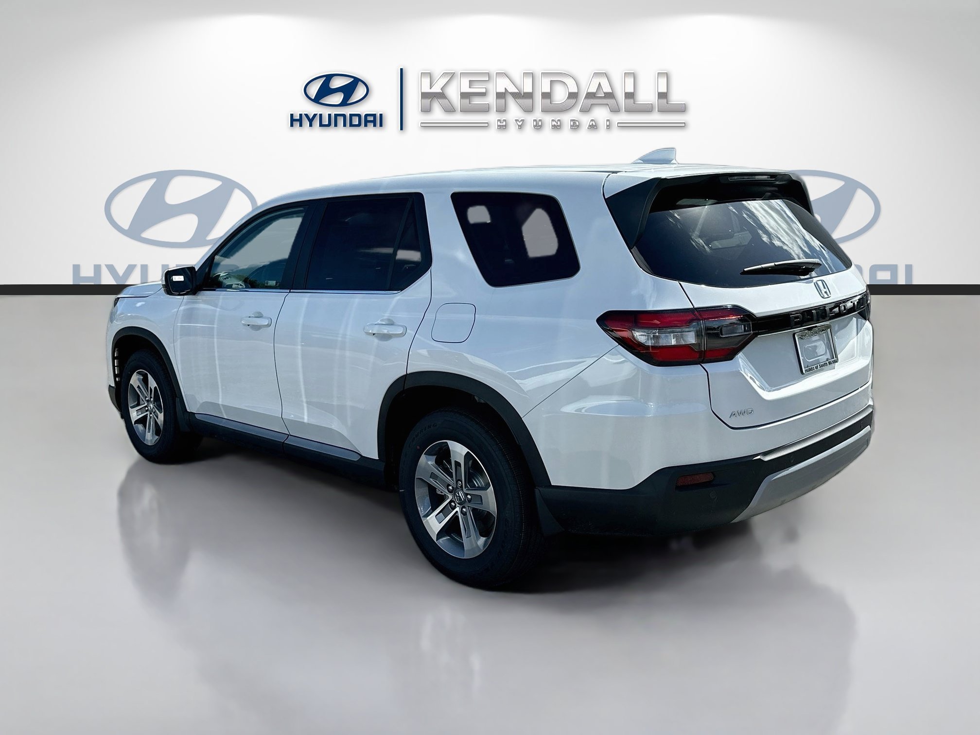 Used 2025 Platinum White Pearl Honda EX-L image 5